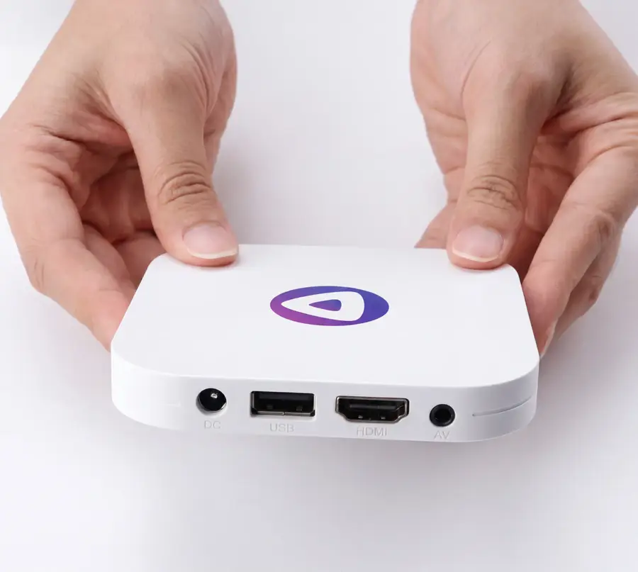 TV Box H96 Max blanco con puertos USB y HDMI